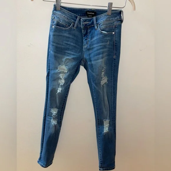 NWOT Bebe distressed jeans Size 25 - Picture 2 of 5